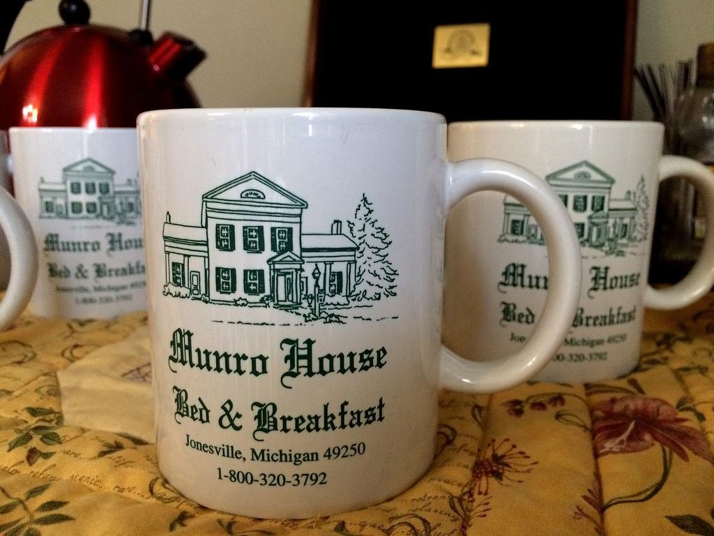 Munro House Bed And Breakfast Jonesville Exterior foto